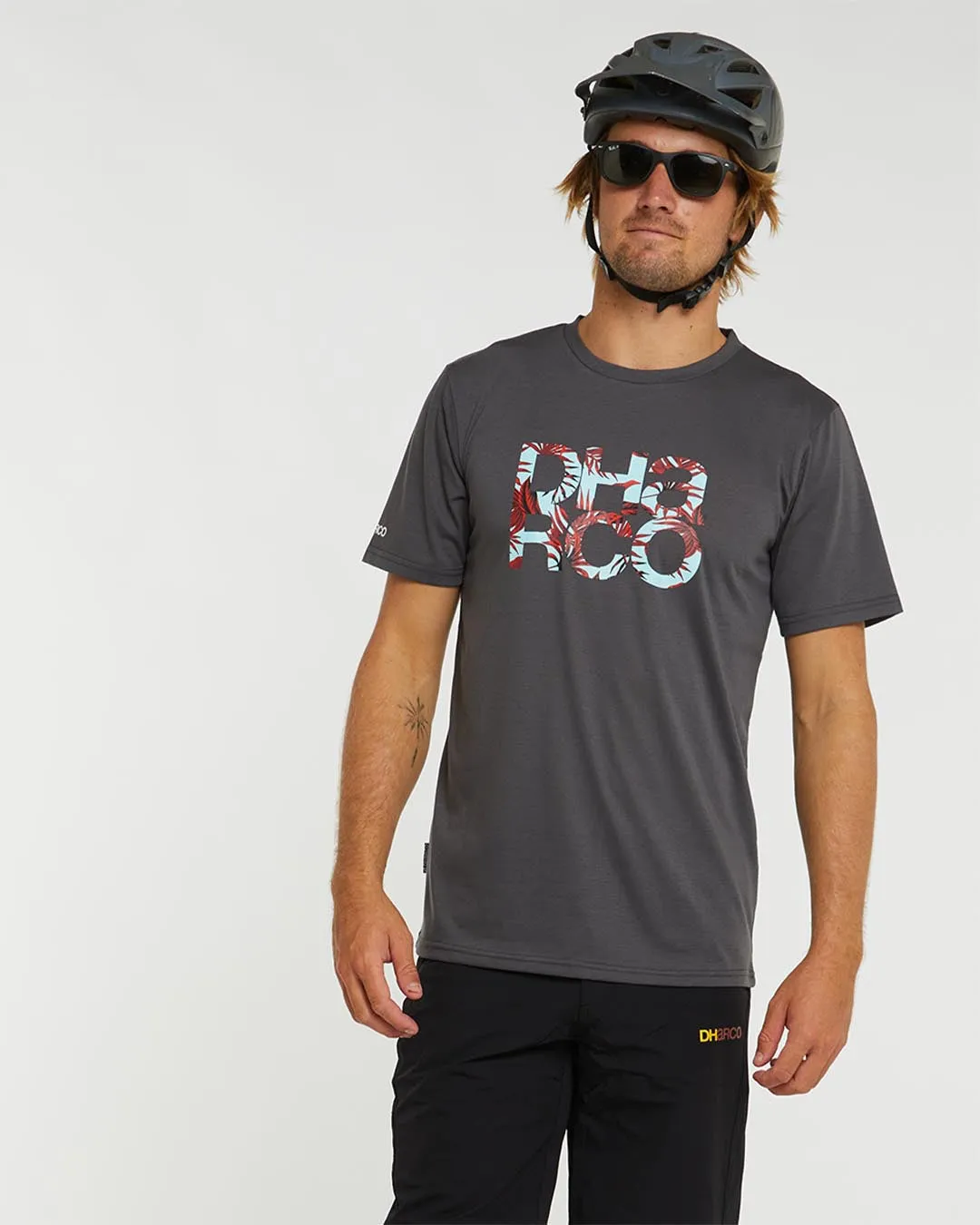 Mens Tech Tee | Carbon Paradise